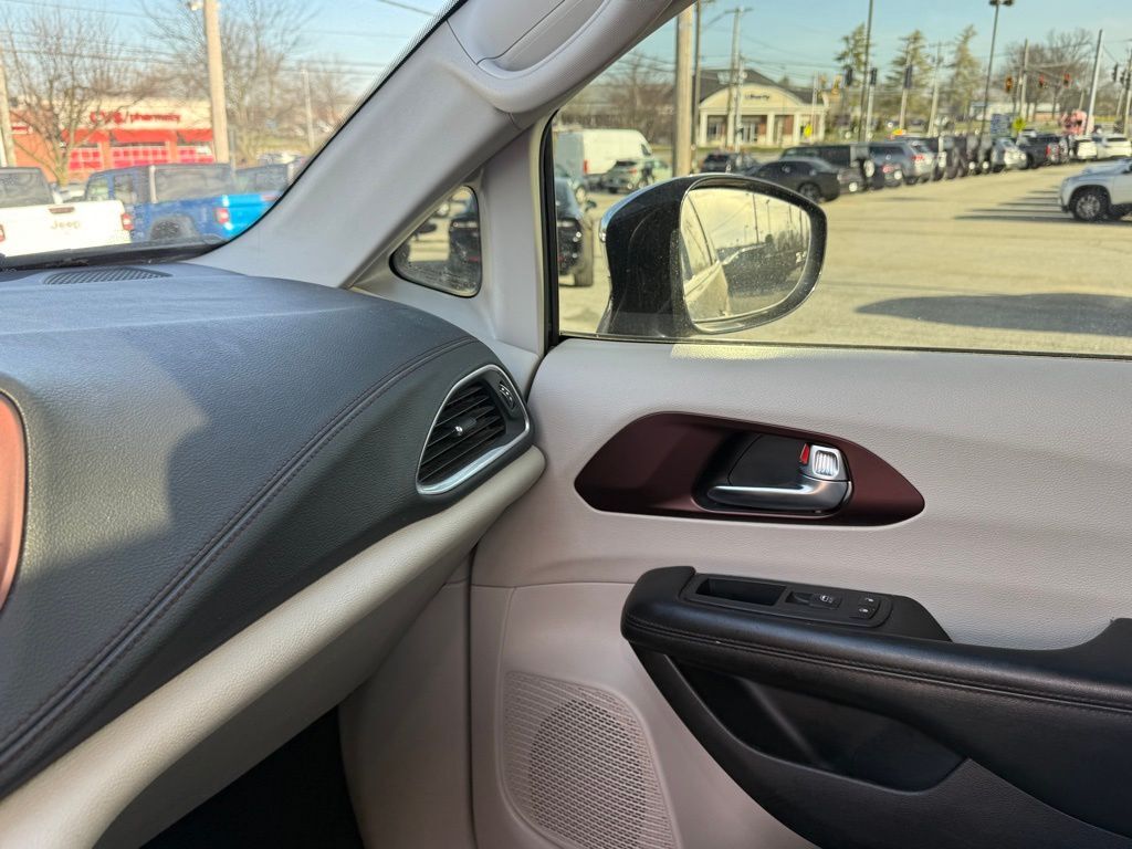 2020 Chrysler Pacifica Limited Crestwood KY