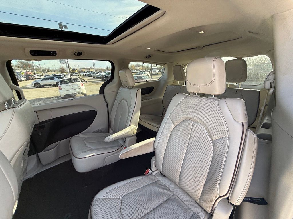 2020 Chrysler Pacifica Limited Crestwood KY