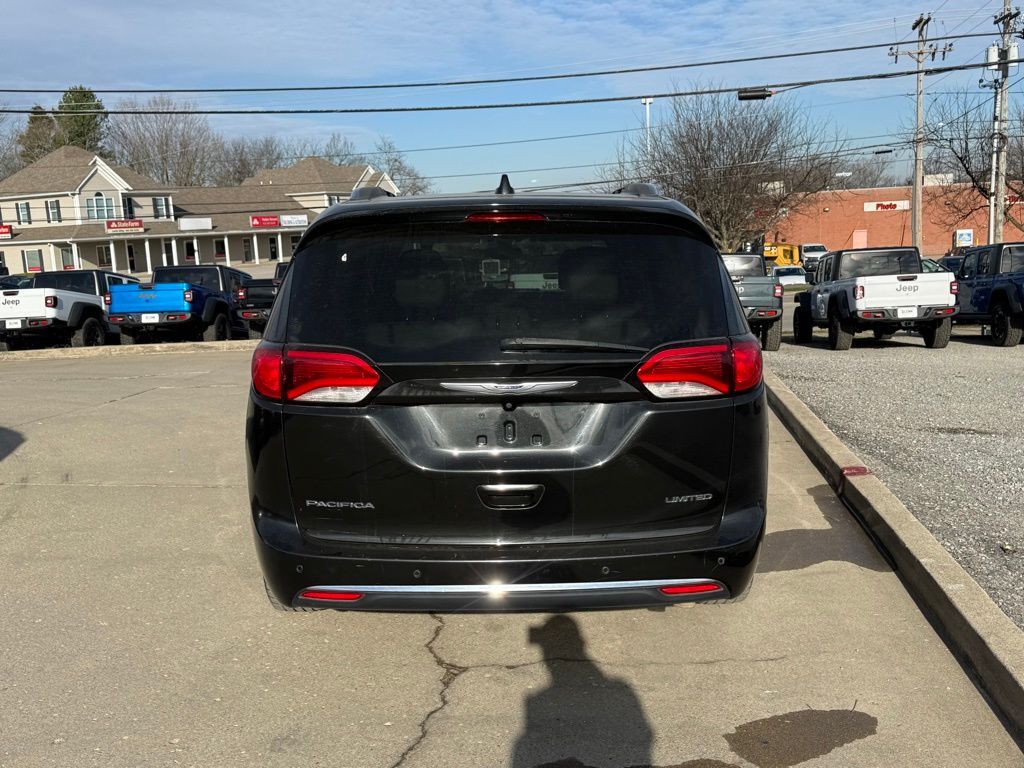 2020 Chrysler Pacifica Limited Crestwood KY