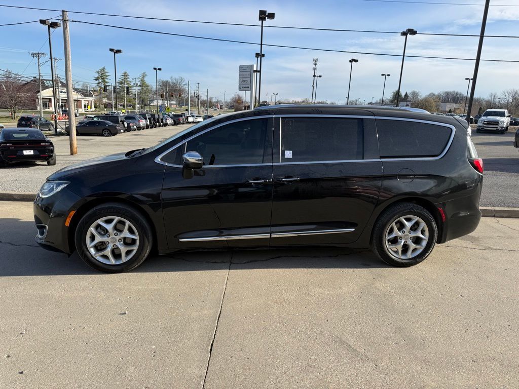 2020 Chrysler Pacifica Limited Crestwood KY