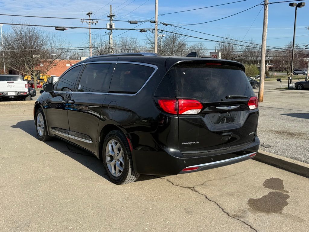 2020 Chrysler Pacifica Limited Crestwood KY