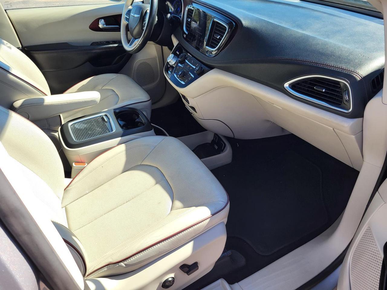 2020 Chrysler Pacifica Limited FWD Beeville TX