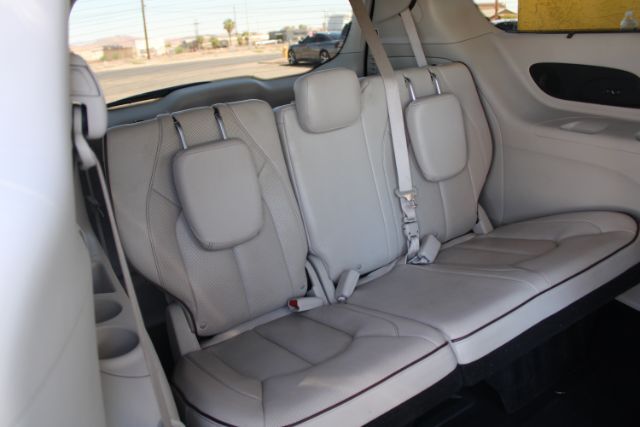 2020 Chrysler Pacifica Limited photo 13
