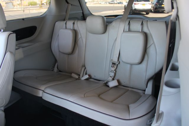 2020 Chrysler Pacifica Limited photo 10