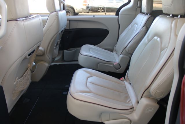 2020 Chrysler Pacifica Limited photo 9