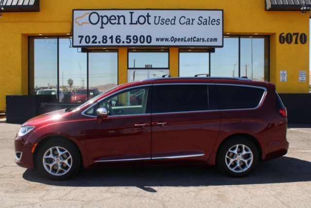2020 Chrysler Pacifica Limited photo 2