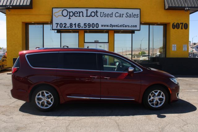 2020 Chrysler Pacifica Limited photo 4