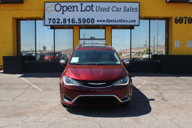 2020 Chrysler Pacifica Limited photo 3