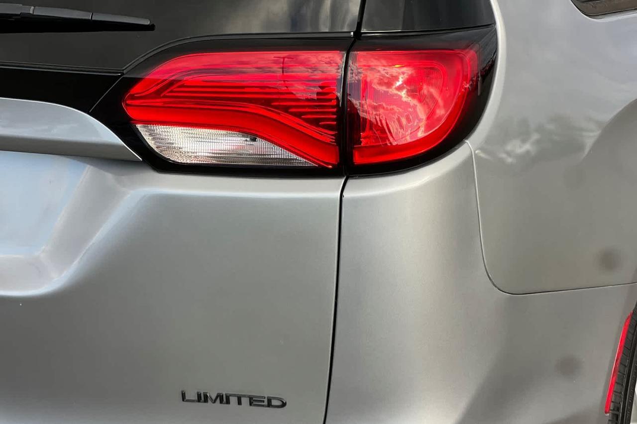 2020 Chrysler Pacifica Limited Roseville CA