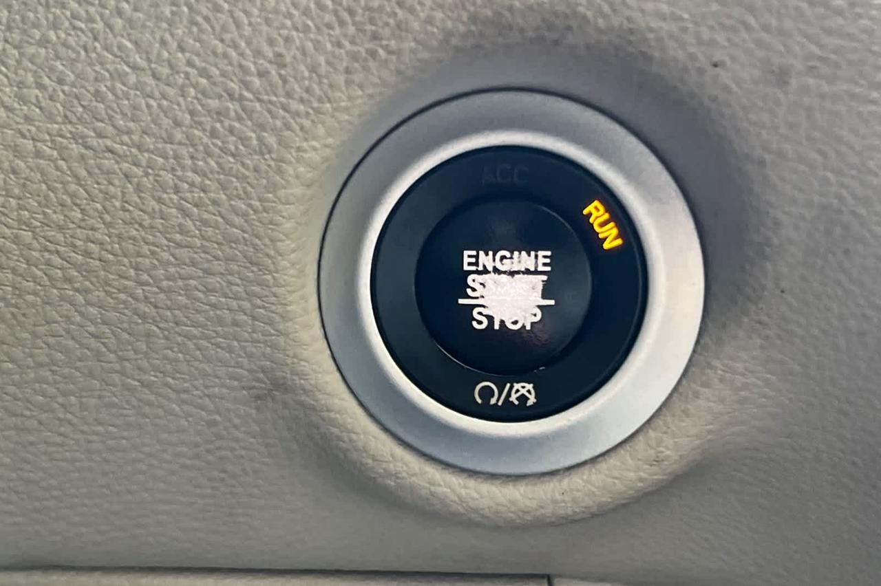 2020 Chrysler Pacifica Limited Roseville CA