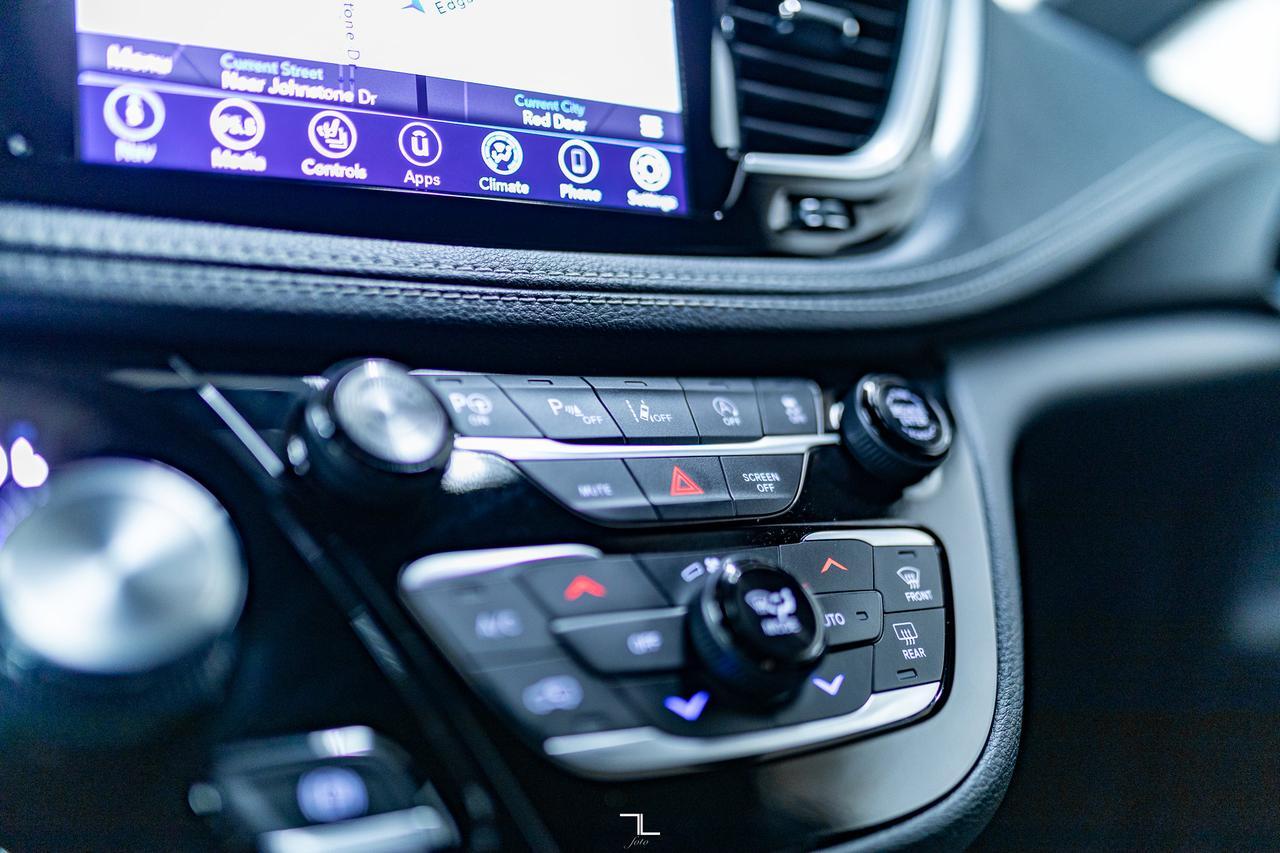 2020 Chrysler Pacifica Limited S Leather Nav BCam Red Deer AB