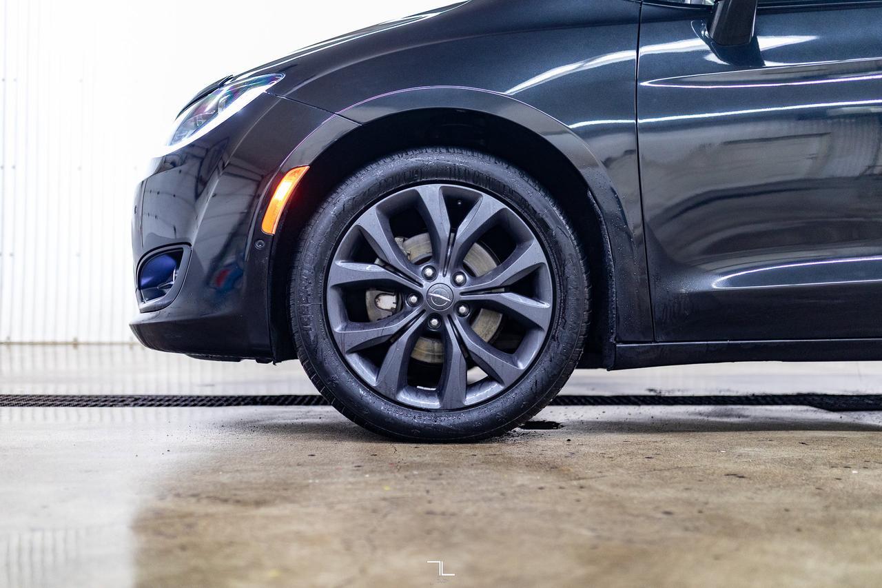 2020 Chrysler Pacifica Limited S Leather Nav BCam Red Deer AB