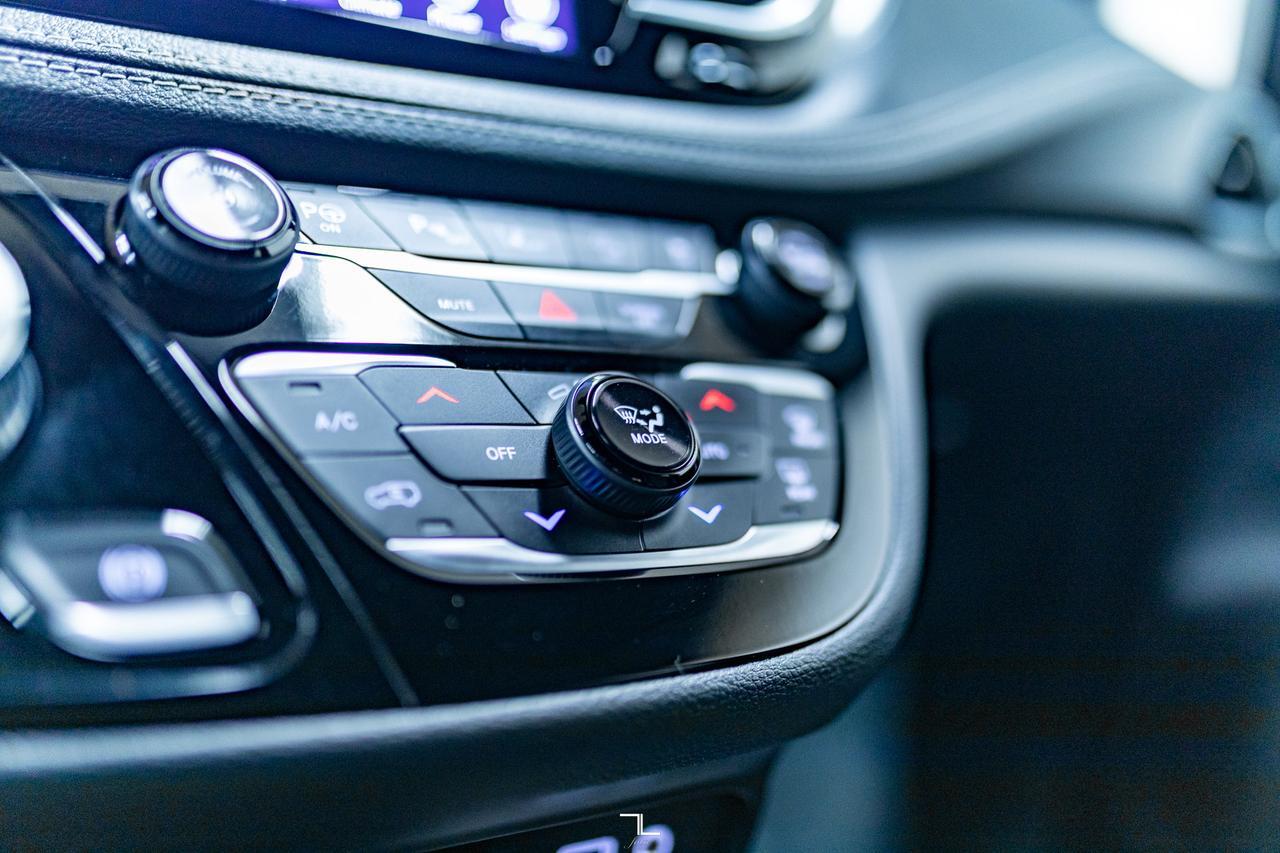 2020 Chrysler Pacifica Limited S Leather Nav BCam Red Deer AB