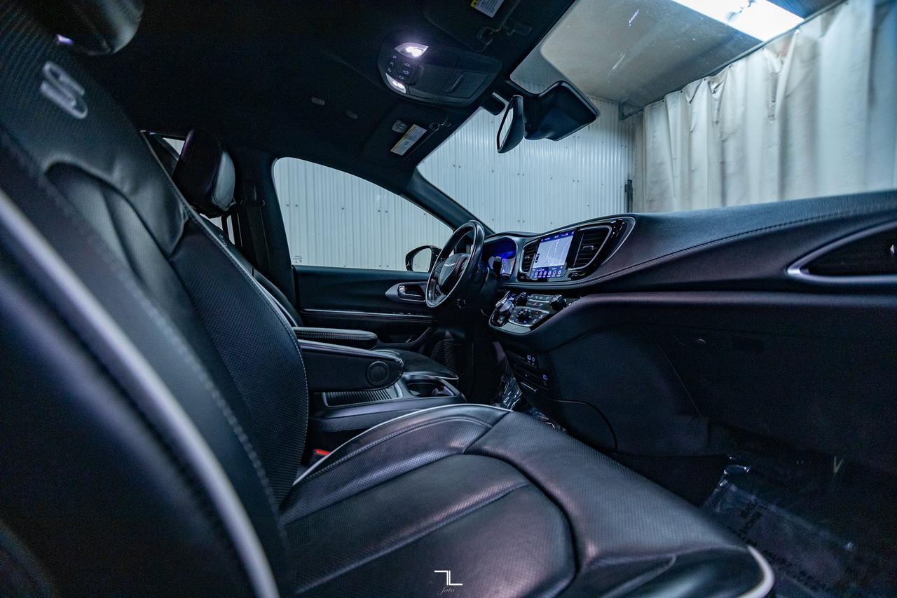 2020 Chrysler Pacifica Limited S Leather Nav BCam Red Deer AB