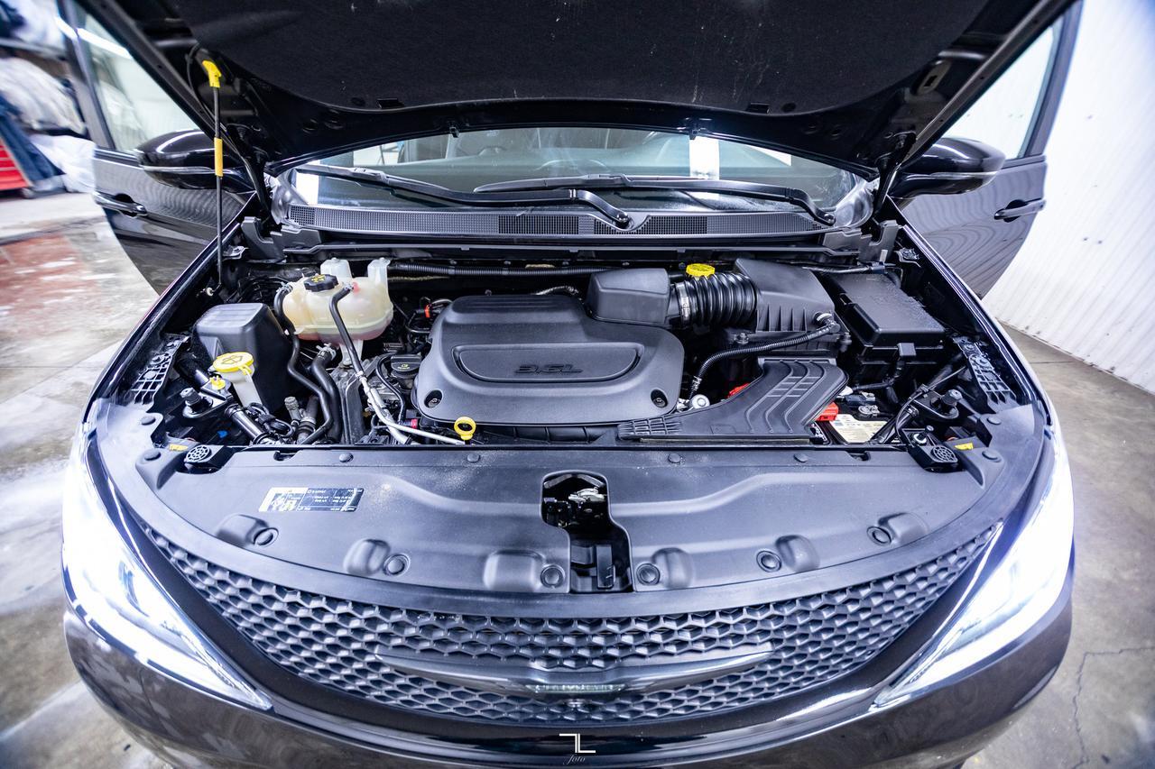 2020 Chrysler Pacifica Limited S Leather Nav BCam Red Deer AB