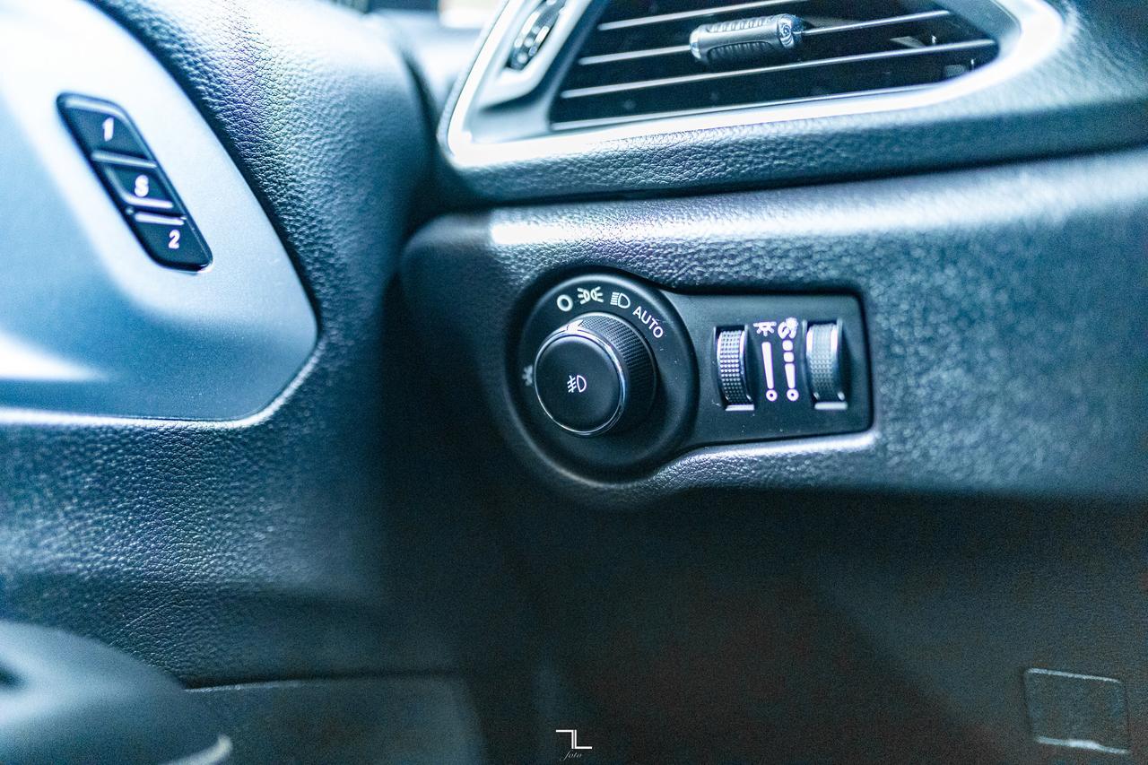 2020 Chrysler Pacifica Limited S Leather Nav BCam Red Deer AB