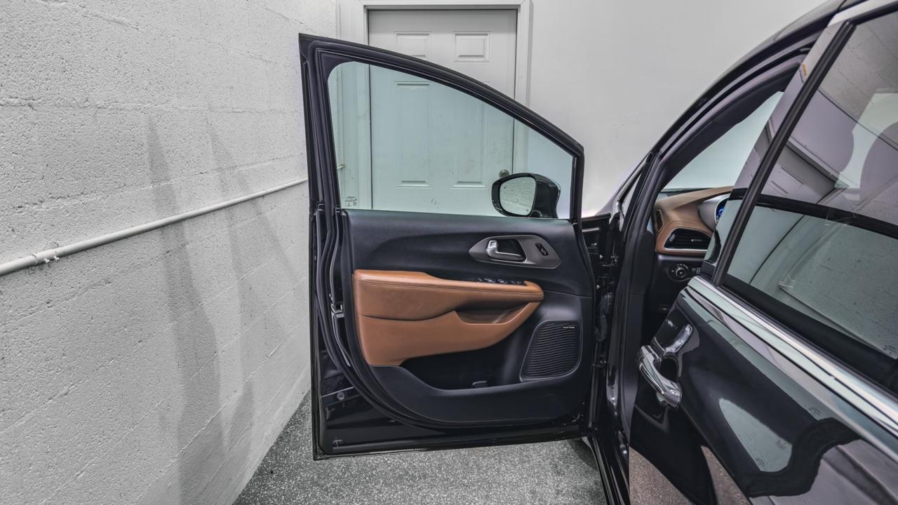 2020 Chrysler Pacifica Limited Tallmadge OH