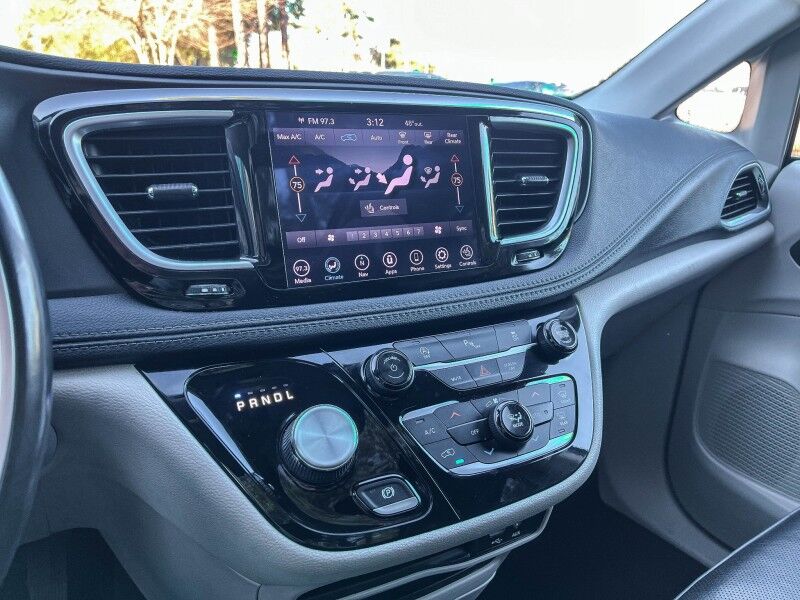 2020 Chrysler Pacifica Limited Wilmington NC