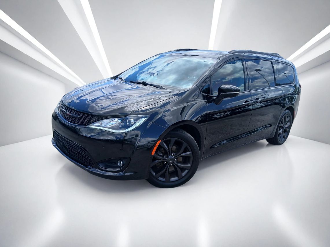 2020 Chrysler Pacifica Red S Minivan 4D