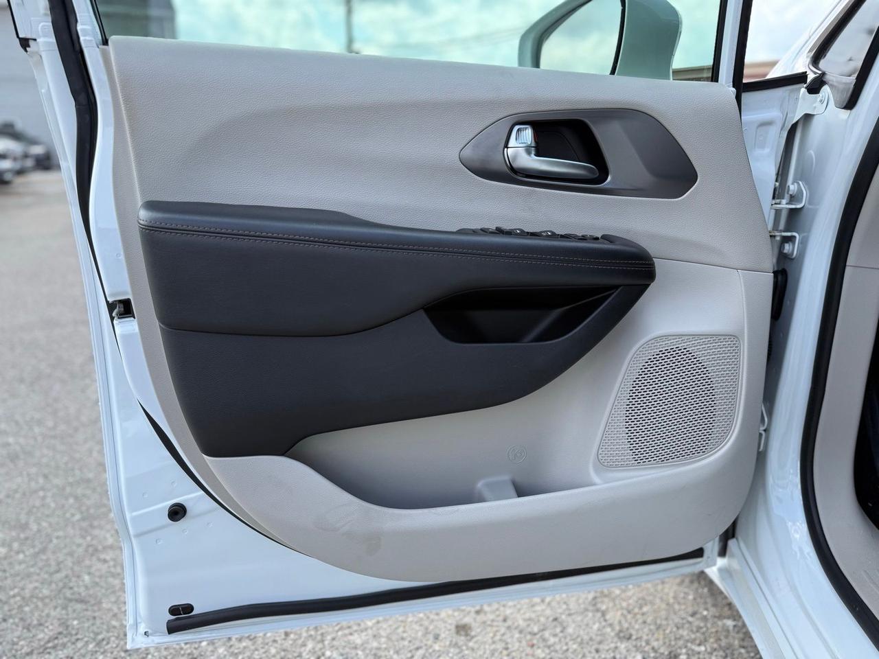 2020 Chrysler Pacifica Touring Crestwood KY