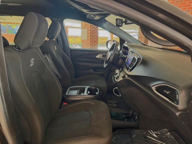 2020 Chrysler Pacifica Touring FWD Arlington VA