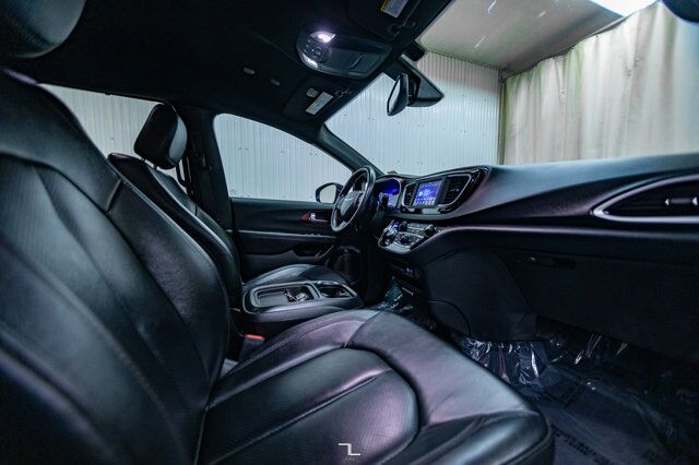 2020 Chrysler Pacifica Touring-L 35th Anniversary Leather DVD BCam Red Deer AB