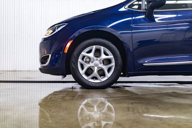 2020 Chrysler Pacifica Touring-L 35th Anniversary Leather DVD BCam Red Deer AB