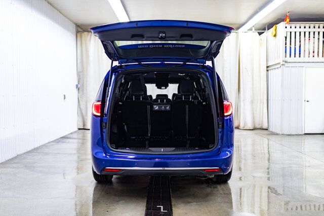 2020 Chrysler Pacifica Touring-L 35th Anniversary Leather Nav DVD BCam Red Deer AB