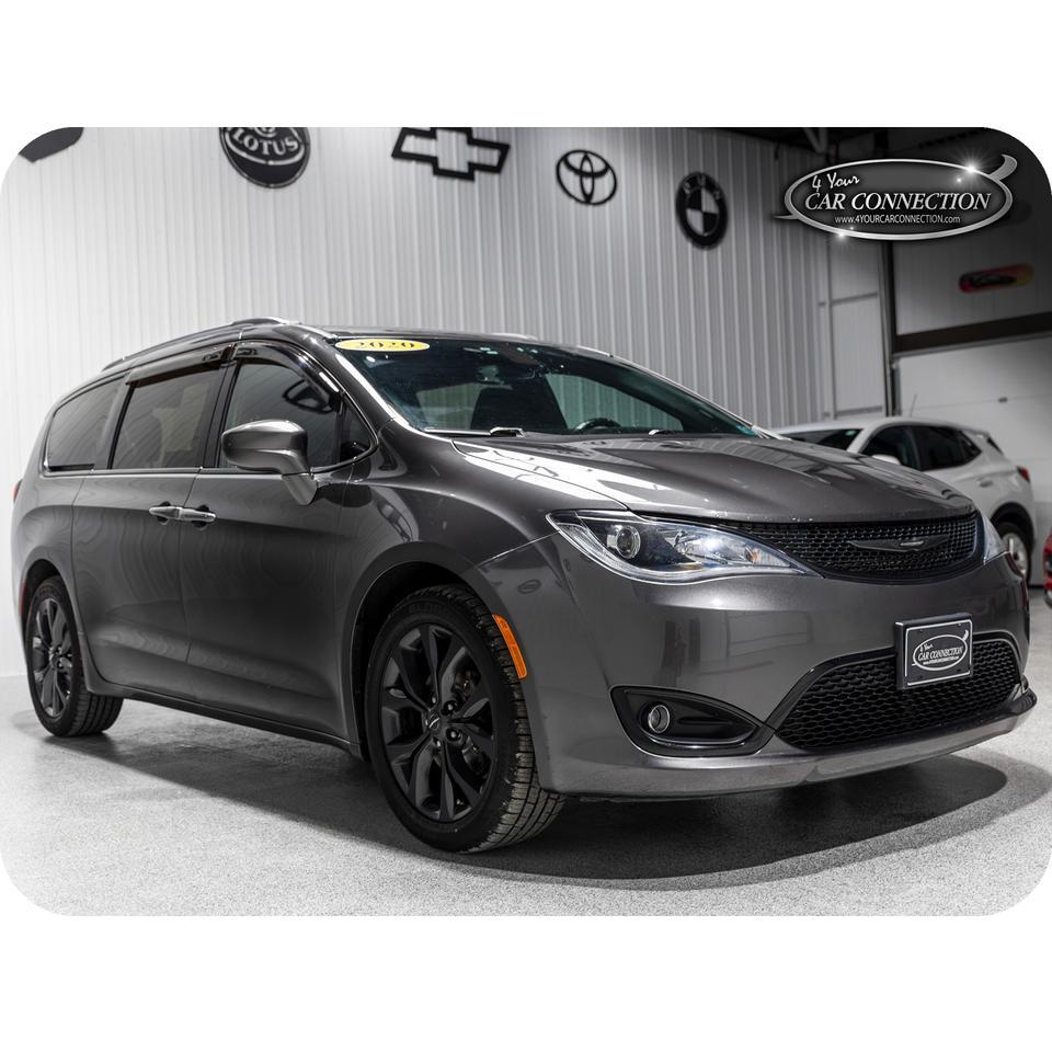 2020 Chrysler Pacifica Touring L 7-Passenger TV-DVD Cranberry PA