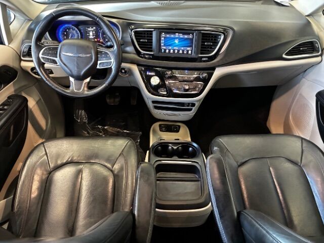 2020 Chrysler Pacifica Touring-L