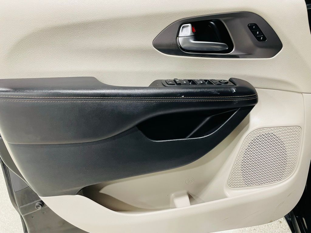 2020 Chrysler Pacifica Touring L Jersey City NJ