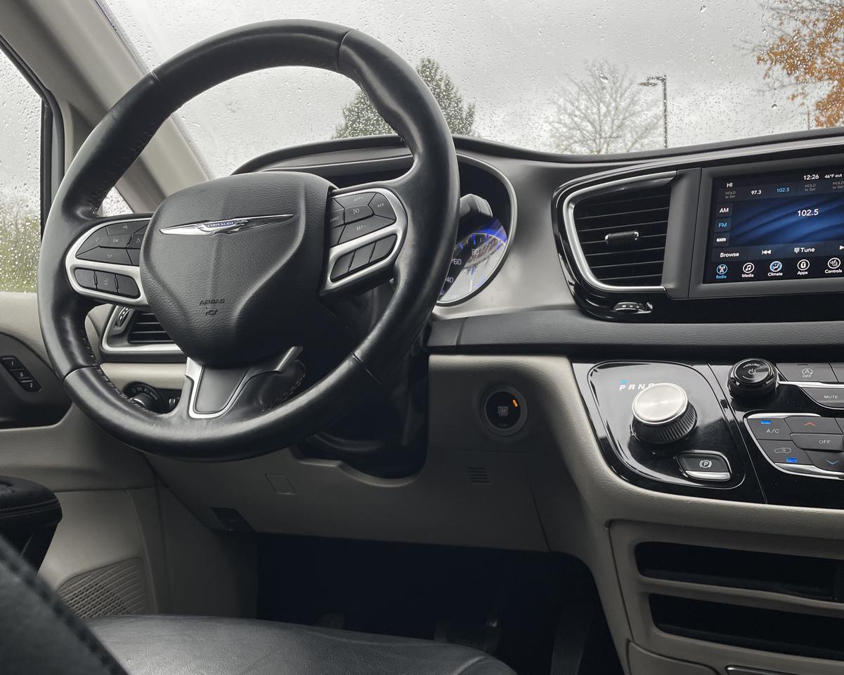 2020 Chrysler Pacifica Touring L Minivan 4D Port Orchard WA