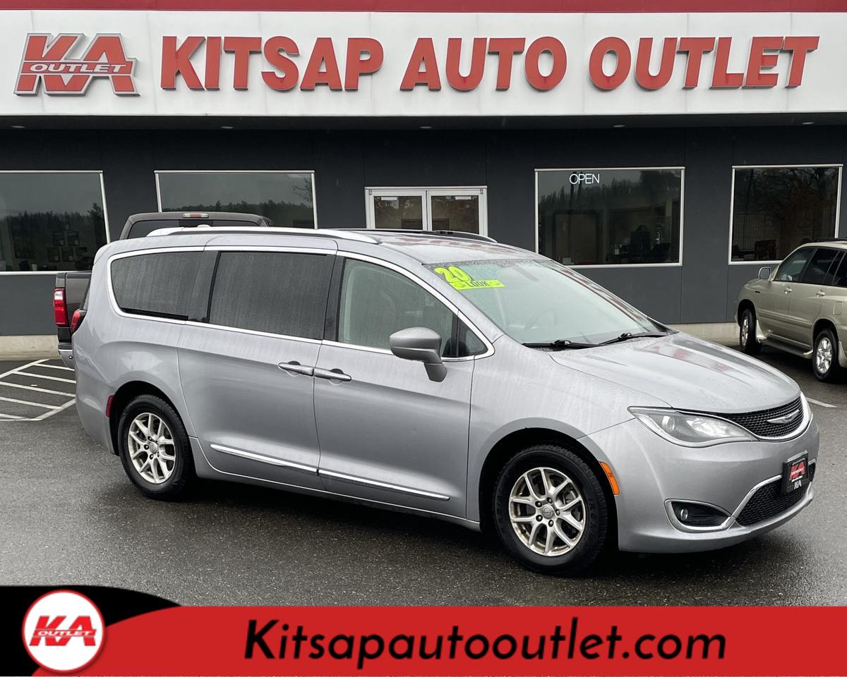 2020 Chrysler Pacifica Touring L Minivan 4D