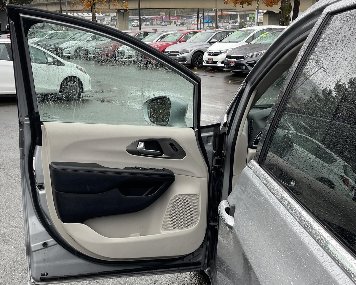 2020 Chrysler Pacifica Touring L Minivan 4D Port Orchard WA