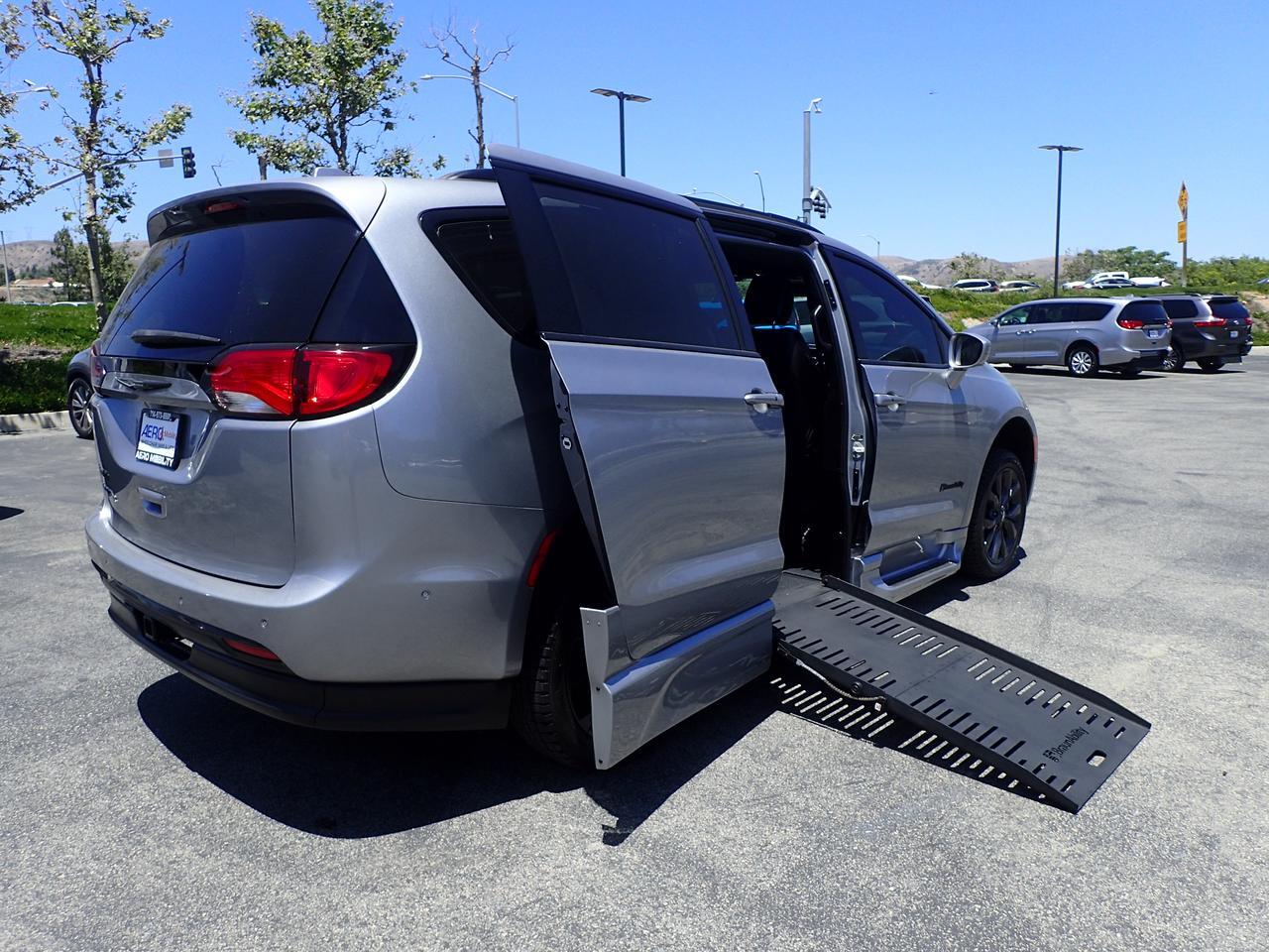 2020 Chrysler Pacifica Touring L-S Anaheim CA