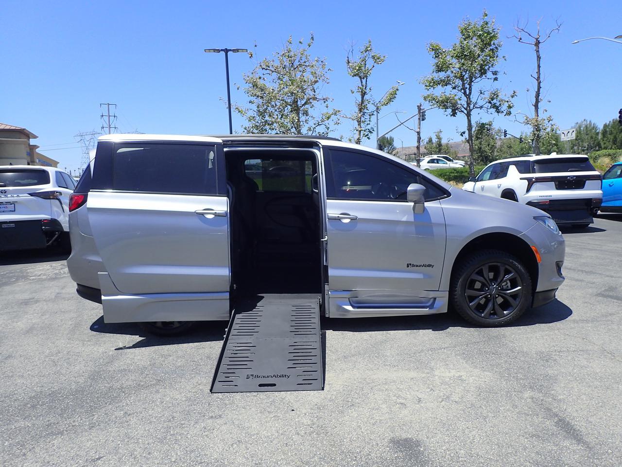2020 Chrysler Pacifica Touring L-S Anaheim CA