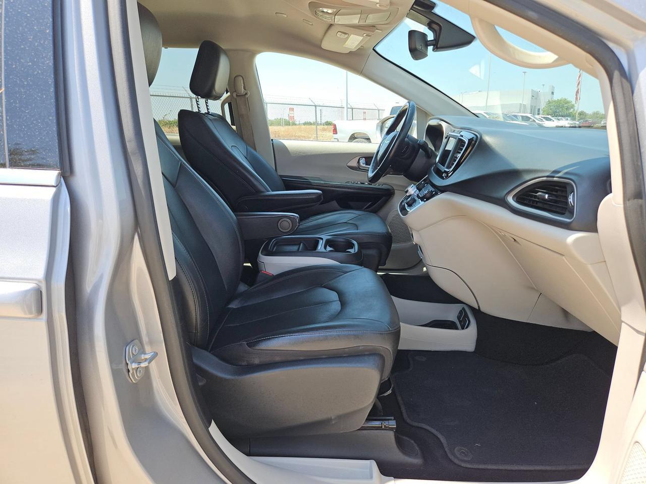 2020 Chrysler Pacifica Touring L Castroville TX