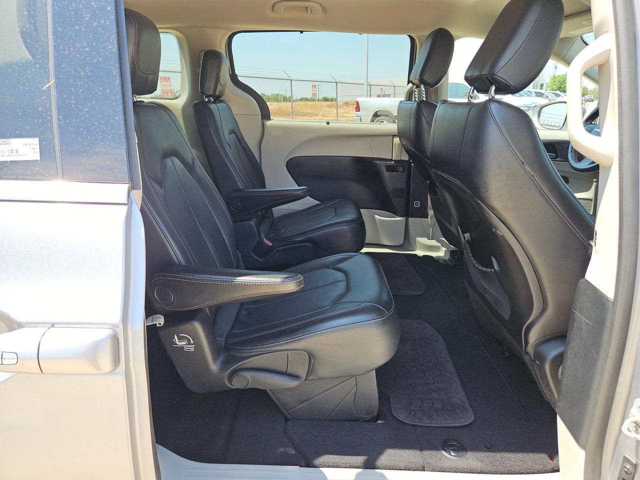 2020 Chrysler Pacifica Touring L Castroville TX
