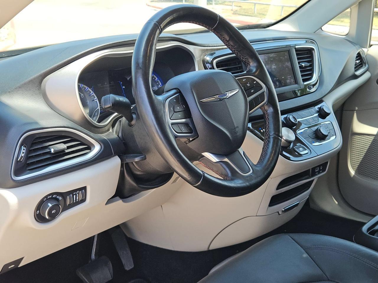 2020 Chrysler Pacifica Touring L Castroville TX