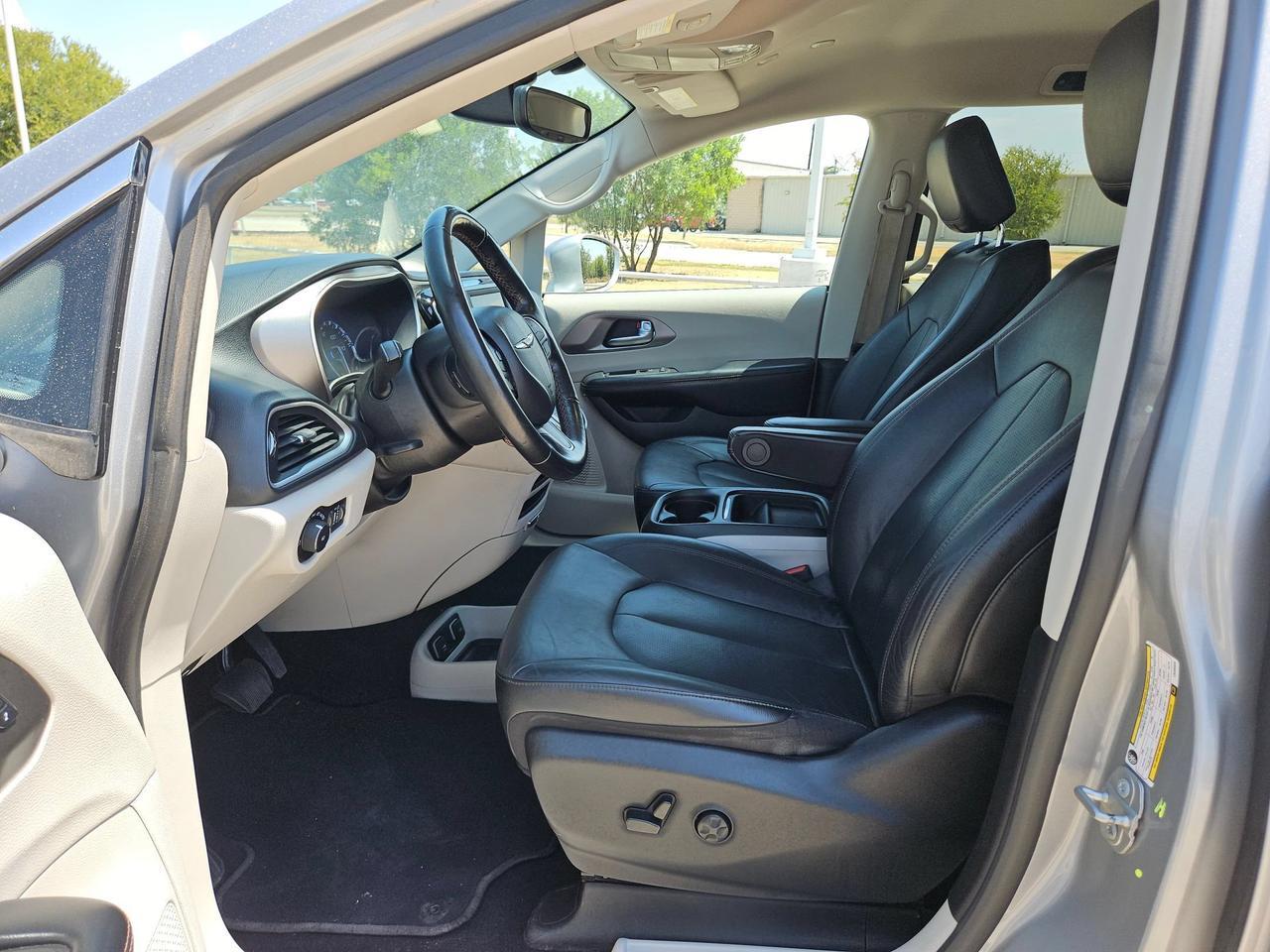 2020 Chrysler Pacifica Touring L Castroville TX