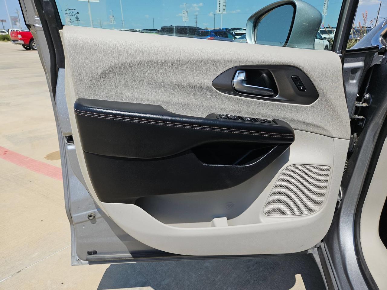 2020 Chrysler Pacifica Touring L Castroville TX