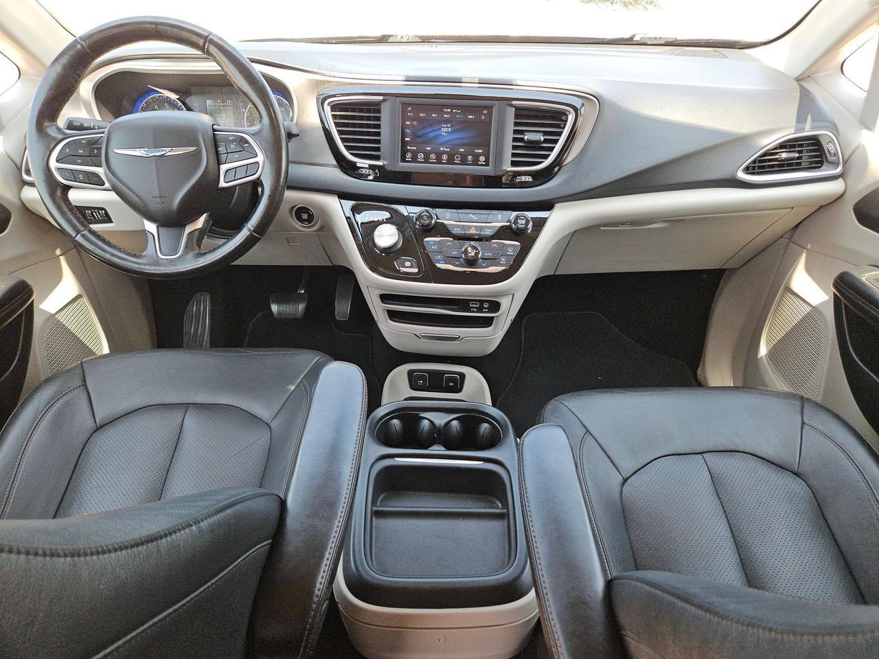 2020 Chrysler Pacifica Touring L Castroville TX