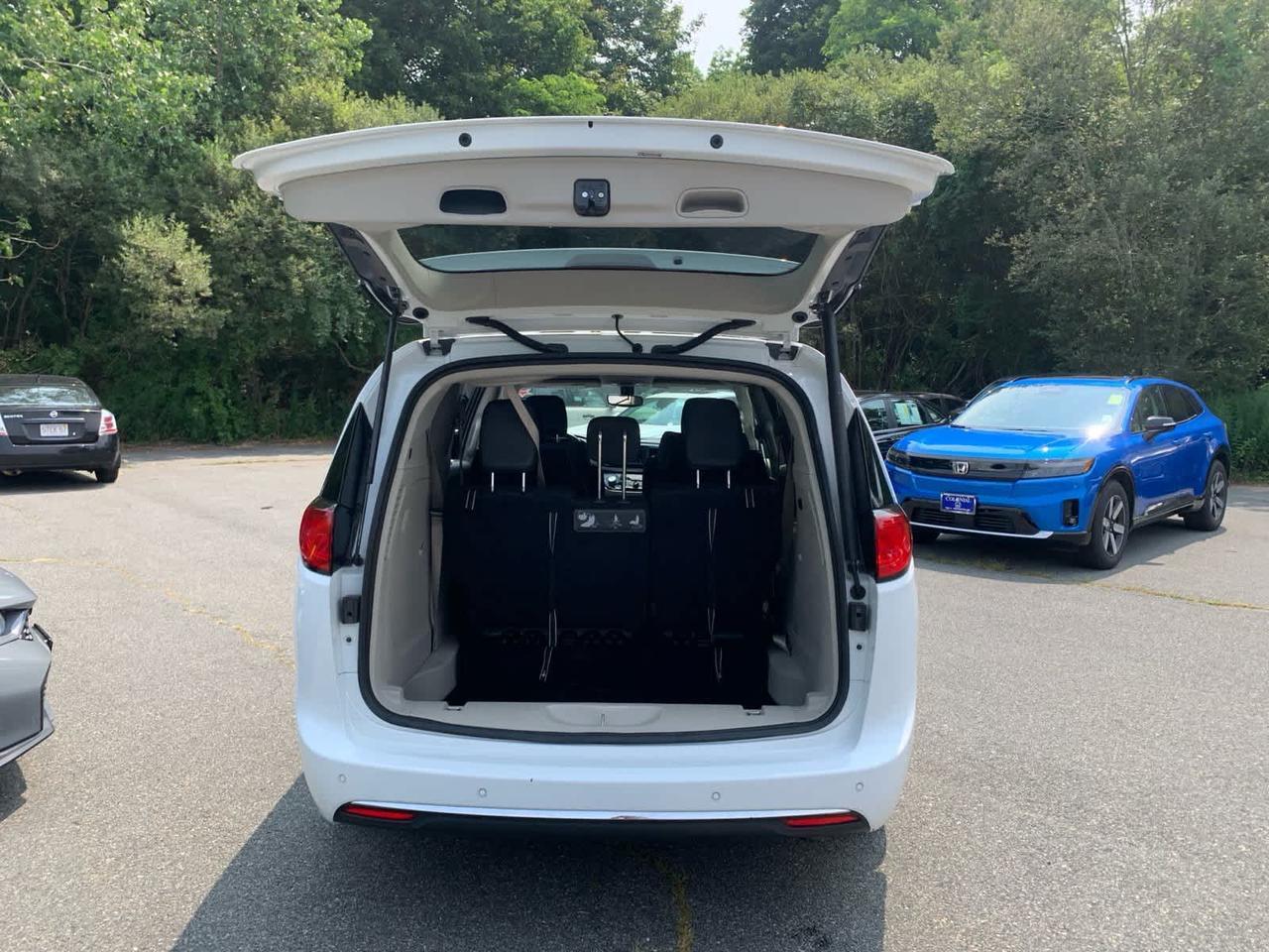 2020 Chrysler Pacifica Touring L Dartmouth MA