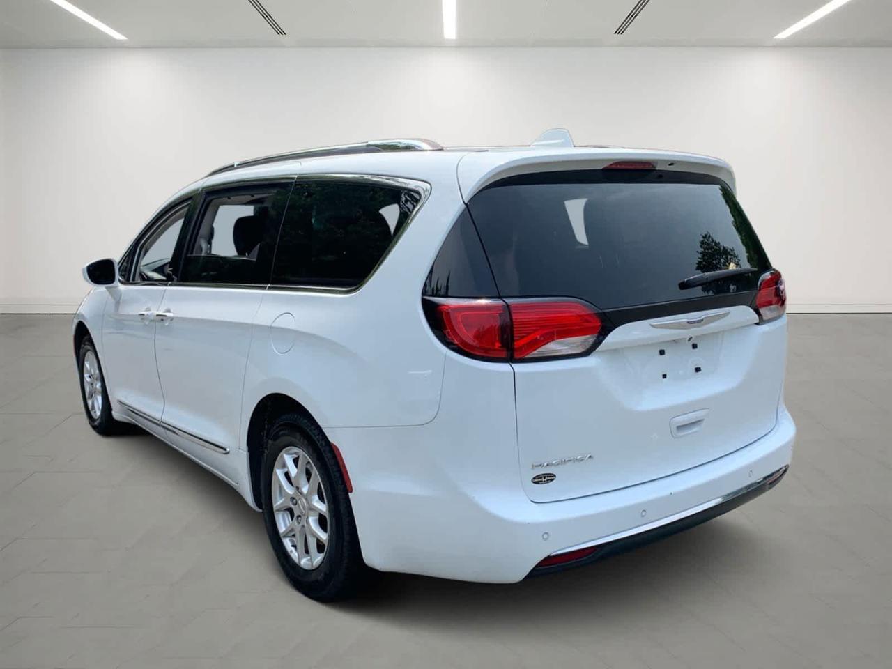 2020 Chrysler Pacifica Touring L Dartmouth MA