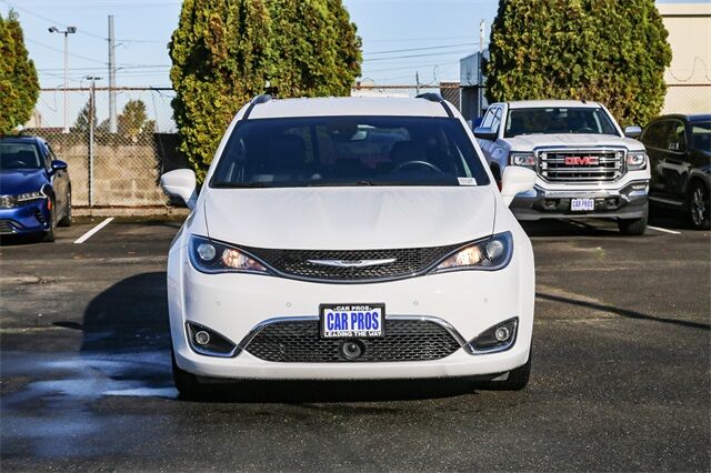 2020 Chrysler Pacifica Touring L
