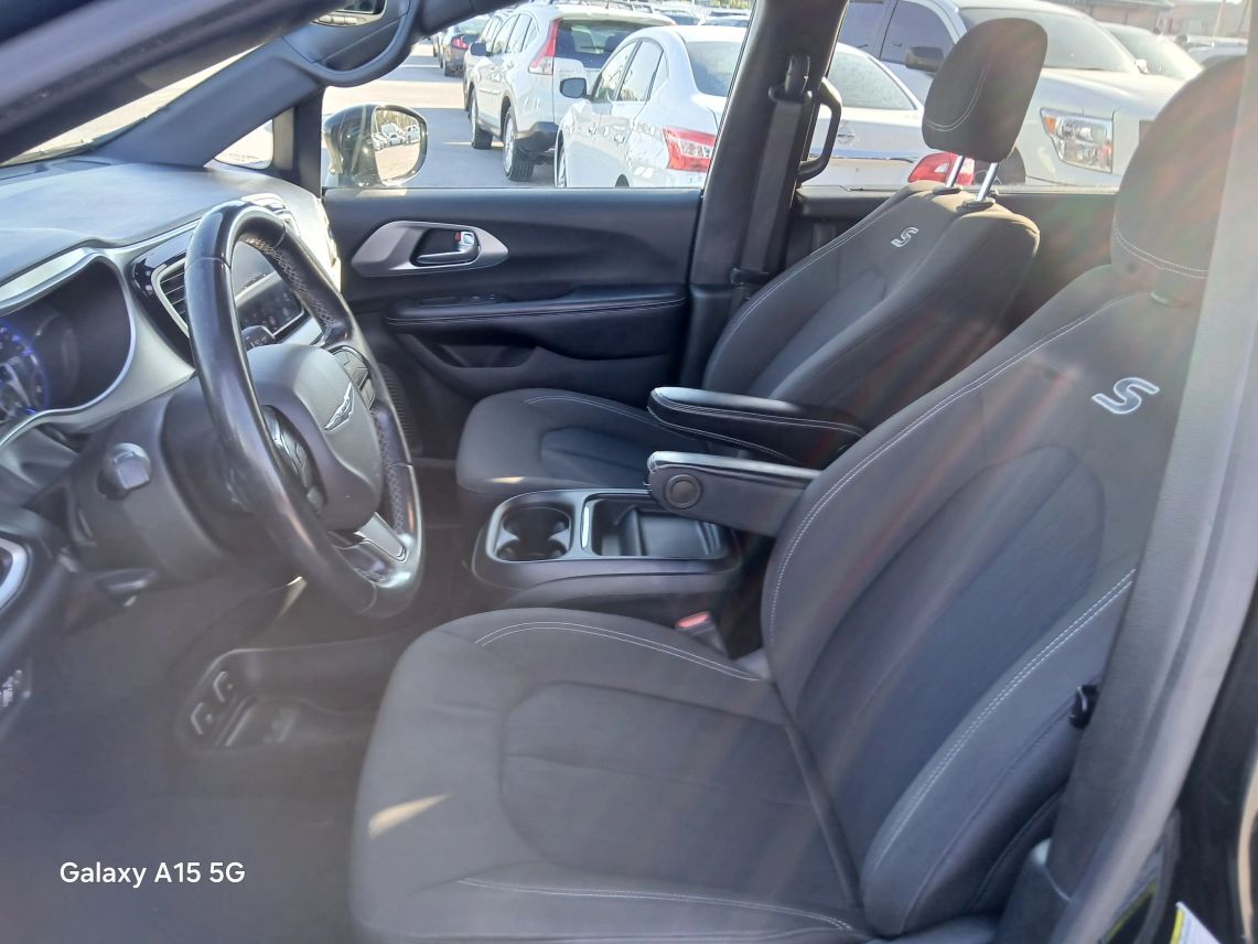 2020 Chrysler Pacifica Touring Minivan 4D Maitland FL