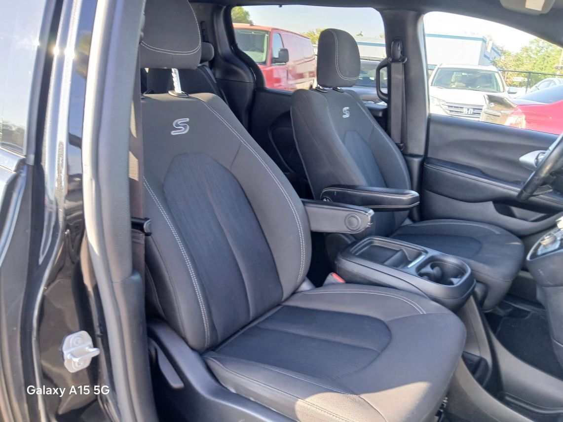 2020 Chrysler Pacifica Touring Minivan 4D Maitland FL