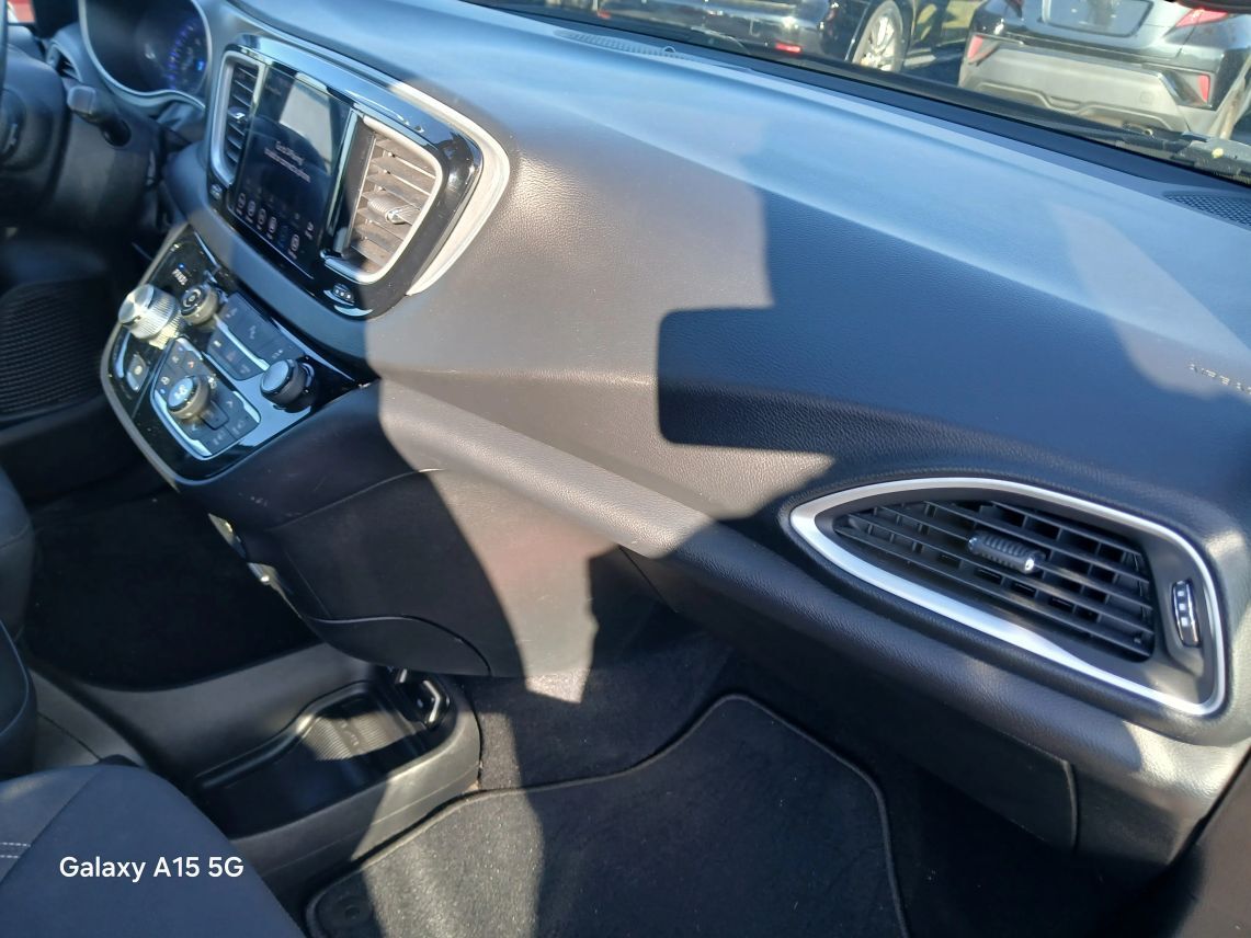 2020 Chrysler Pacifica Touring Minivan 4D Maitland FL