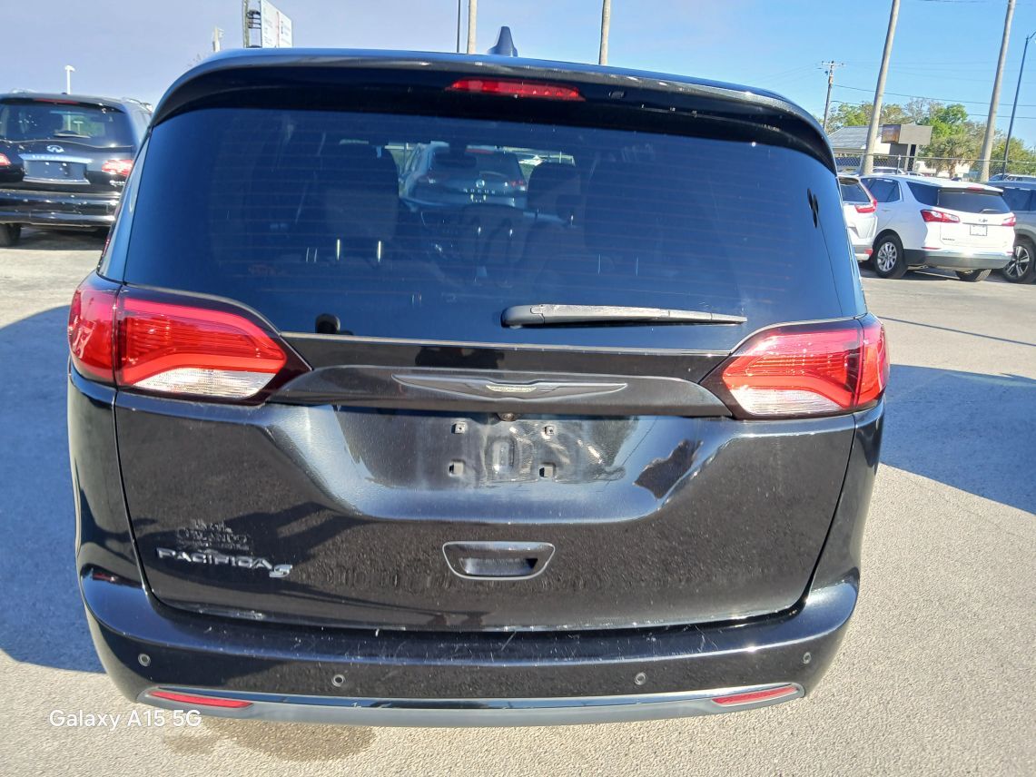 2020 Chrysler Pacifica Touring Minivan 4D Maitland FL