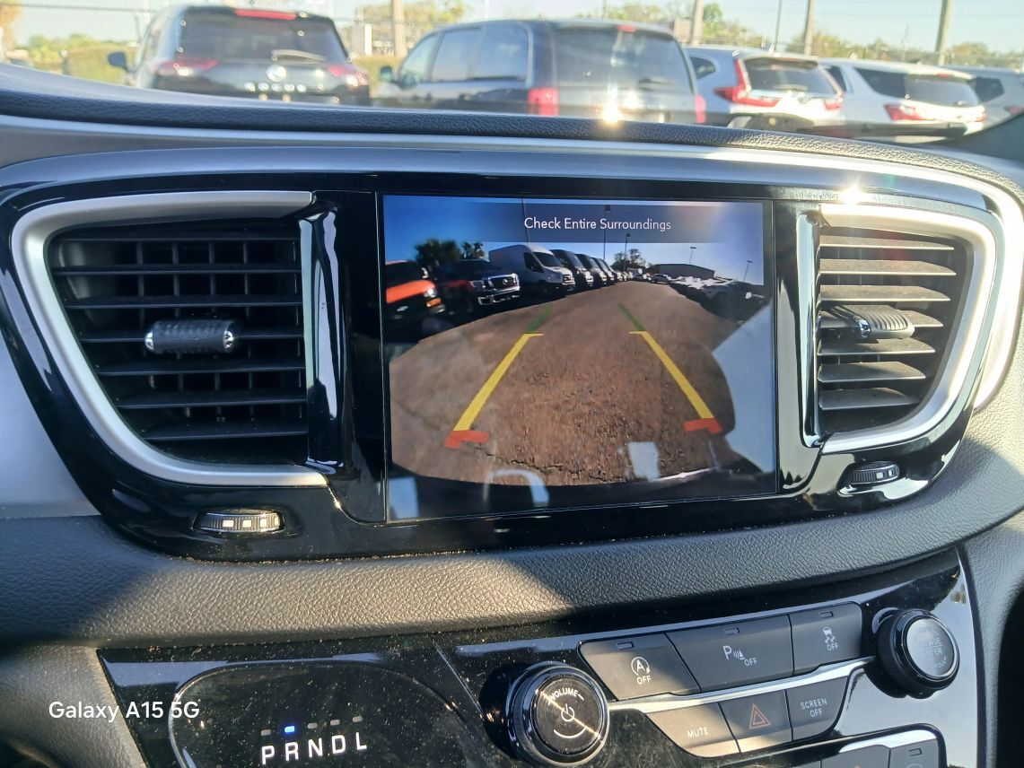 2020 Chrysler Pacifica Touring Minivan 4D Maitland FL